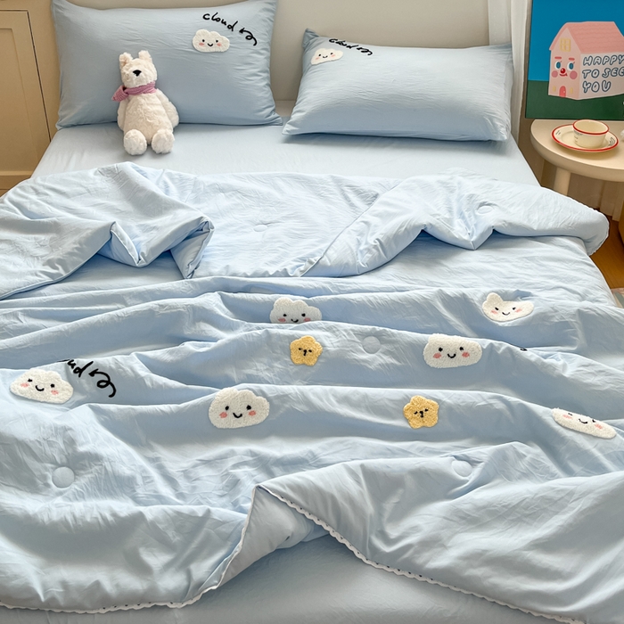 91家纺网 家纺一手货源 找家纺 Sweet dreams甜梦 2025新款毛巾绣夏被夏凉被空调被四件套 蓝色云朵