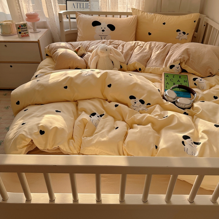 91家纺网 家纺一手货源 找家纺 顾里家纺 2025春夏新款韩系大版云朵棉四件套 爱心狗狗