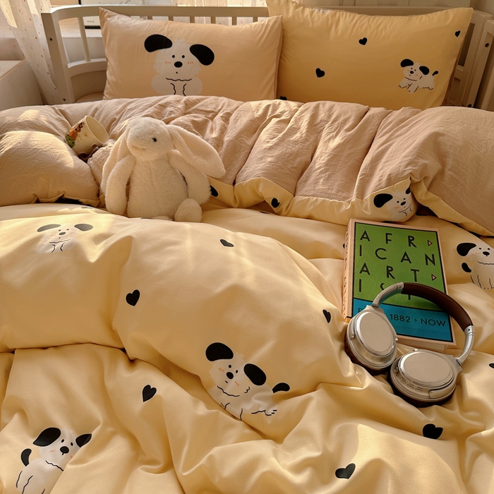 91家纺网 家纺一手货源 找家纺 顾里家纺 2025春夏新款韩系大版云朵棉四件套 爱心狗狗