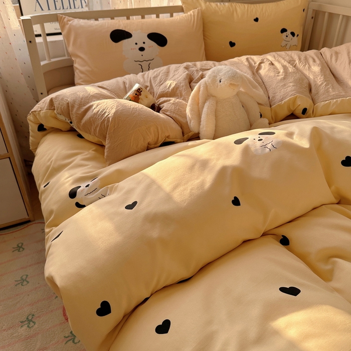 91家纺网 家纺一手货源 找家纺 顾里家纺 2025春夏新款韩系大版云朵棉四件套 爱心狗狗