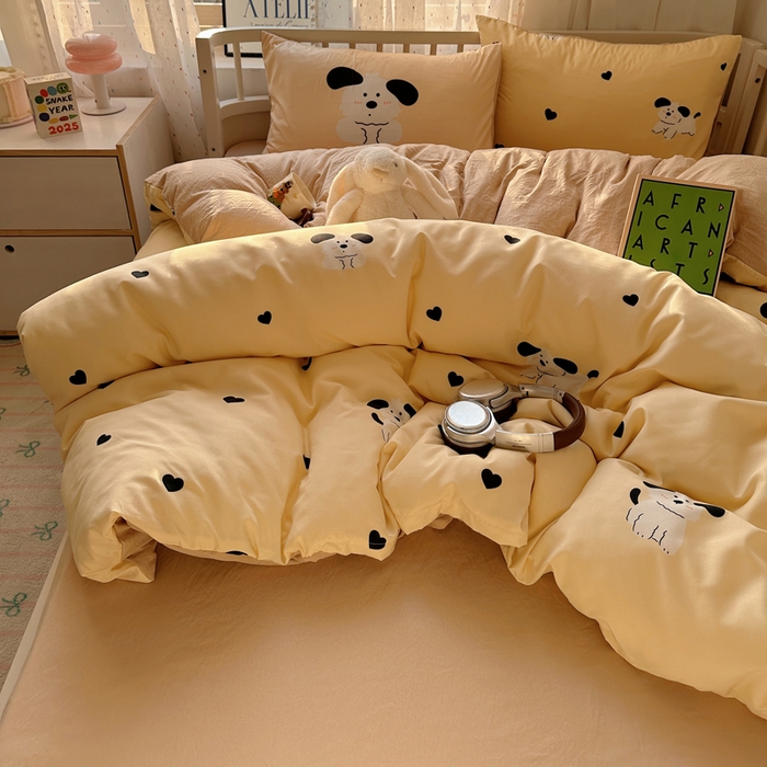 91家纺网 家纺一手货源 找家纺 顾里家纺 2025春夏新款韩系大版云朵棉四件套 爱心狗狗