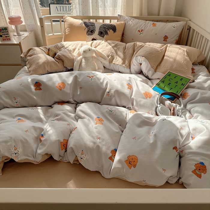 91家纺网 家纺一手货源 找家纺 顾里家纺 2025春夏新款韩系大版云朵棉四件套 狗狗派对