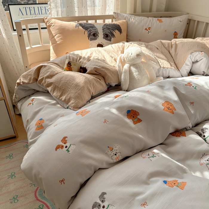 91家纺网 家纺一手货源 找家纺 顾里家纺 2025春夏新款韩系大版云朵棉四件套 狗狗派对