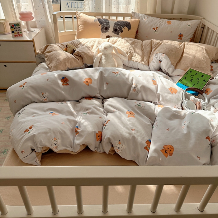 91家纺网 家纺一手货源 找家纺 顾里家纺 2025春夏新款韩系大版云朵棉四件套 狗狗派对