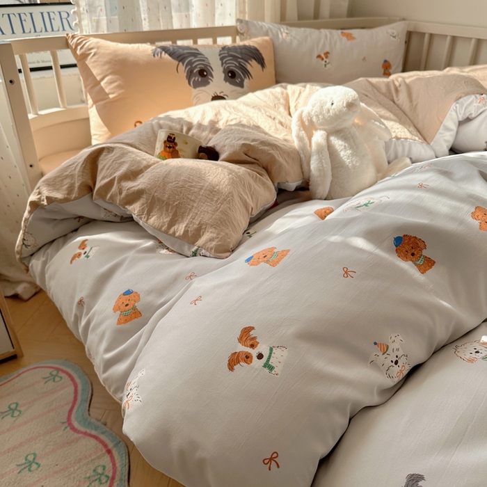 91家纺网 家纺一手货源 找家纺 顾里家纺 2025春夏新款韩系大版云朵棉四件套 狗狗派对