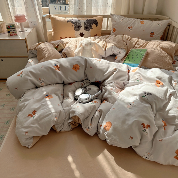 91家纺网 家纺一手货源 找家纺 顾里家纺 2025春夏新款韩系大版云朵棉四件套 狗狗派对