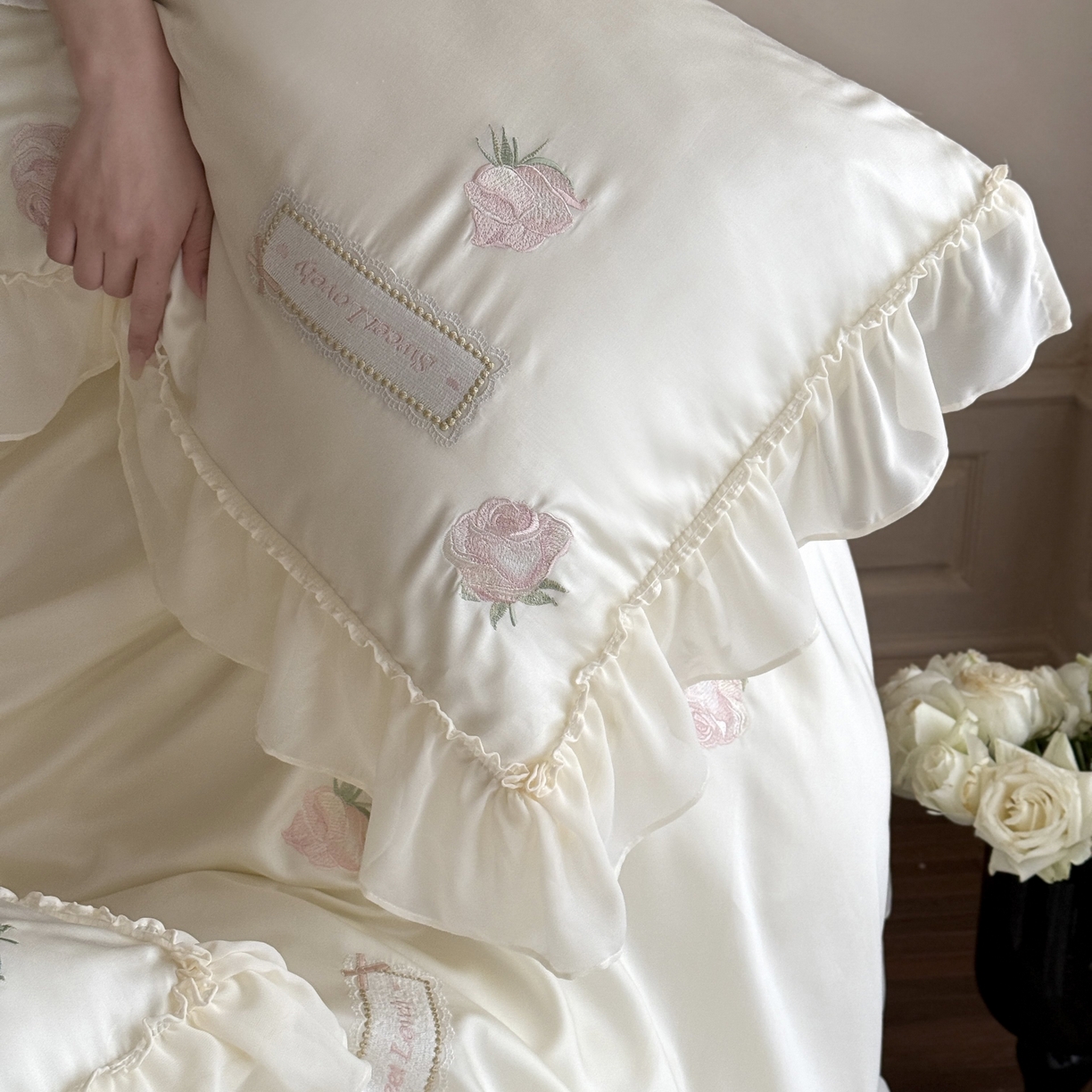 91家纺网 家纺一手货源 找家纺 MIU缪家居 2025春夏新款60支兰精天丝四件套-爱莎 爱莎-乳白