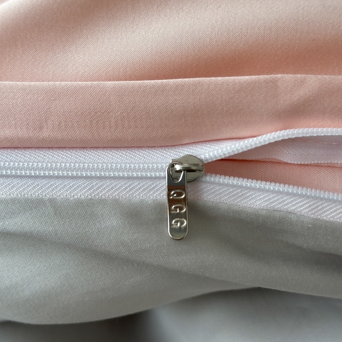 91家纺网 家纺一手货源 找家纺 琪格格纺织 2025春夏新款纯色莱赛尔天丝四件套 莱赛尔-冰川灰配裸粉