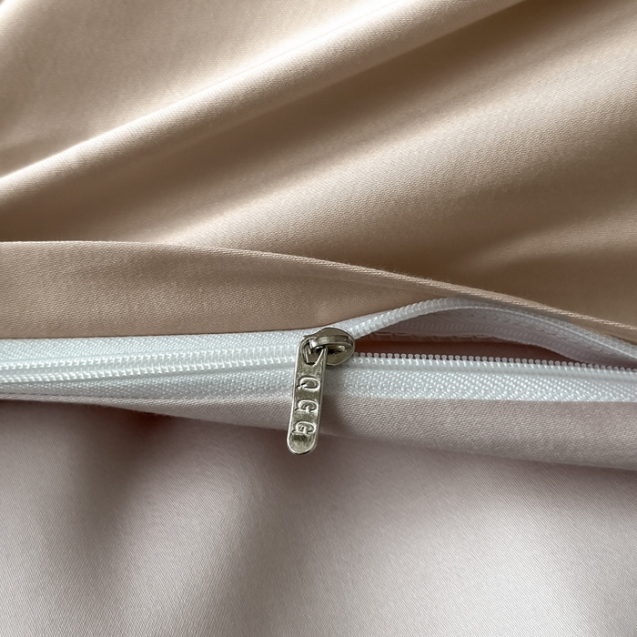 91家纺网 家纺一手货源 找家纺 琪格格纺织 2025春夏新款纯色莱赛尔天丝四件套 莱赛尔-星黛紫配卡其