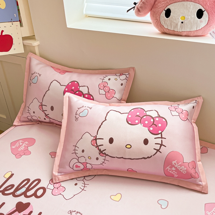 91家纺网 家纺一手货源 找家纺 金爱家 2025新款A类三丽鸥授权数码印花中分子1200D凉感冰丝宽边凉感软席 冰丝席-美美kitty粉