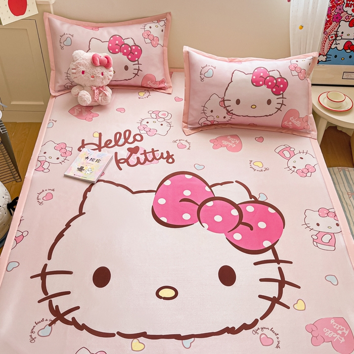 91家纺网 家纺一手货源 找家纺 金爱家 2025新款A类三丽鸥授权数码印花中分子1200D凉感冰丝宽边凉感软席 冰丝席-美美kitty粉