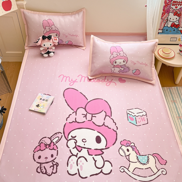 91家纺网 家纺一手货源 找家纺 金爱家 2025新款A类三丽鸥授权数码印花中分子1200D凉感冰丝宽边凉感软席 冰丝席-童话美乐蒂