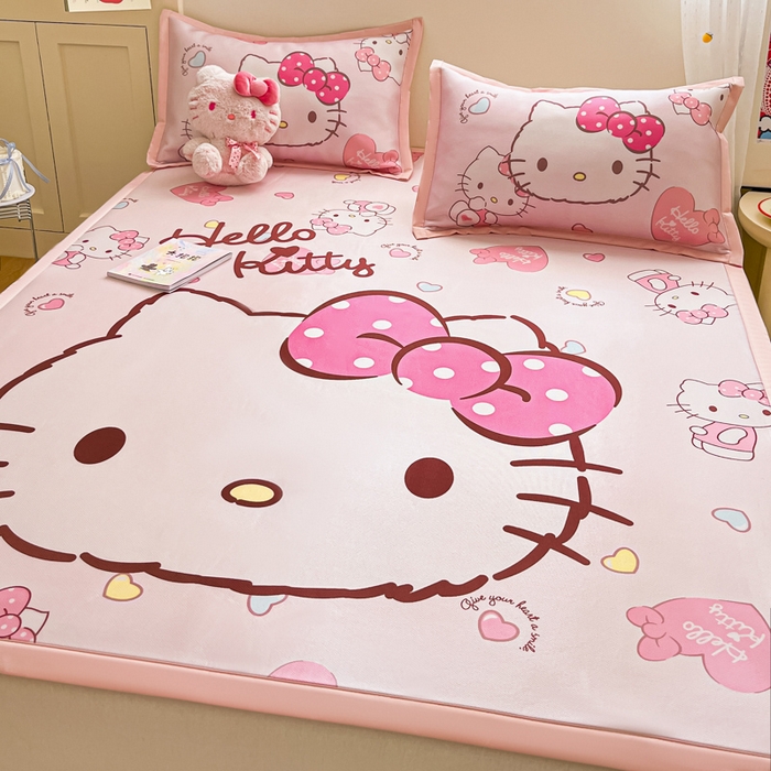 91家纺网 家纺一手货源 找家纺 金爱家 2025新款A类三丽鸥授权数码印花中分子1200D凉感冰丝宽边凉感软席 冰丝席-美美kitty粉