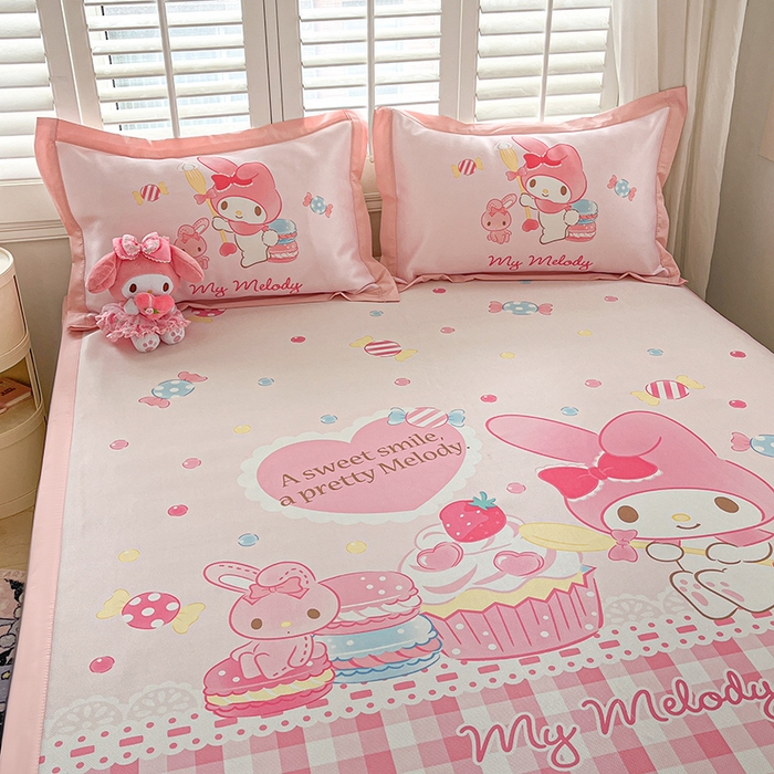 91家纺网 家纺一手货源 找家纺 金爱家 2025新款A类三丽鸥授权数码印花中分子1200D凉感冰丝宽边凉感软席 冰丝席-蛋糕美乐蒂