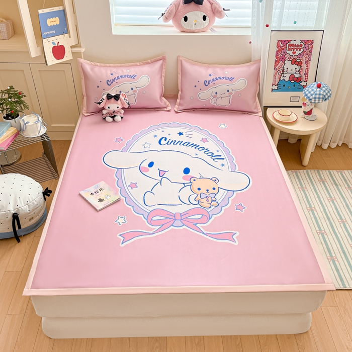 91家纺网 家纺一手货源 找家纺 金爱家 2025新款A类三丽鸥授权数码印花中分子1200D凉感冰丝宽边凉感软席 冰丝席-蝴蝶结玉桂狗粉