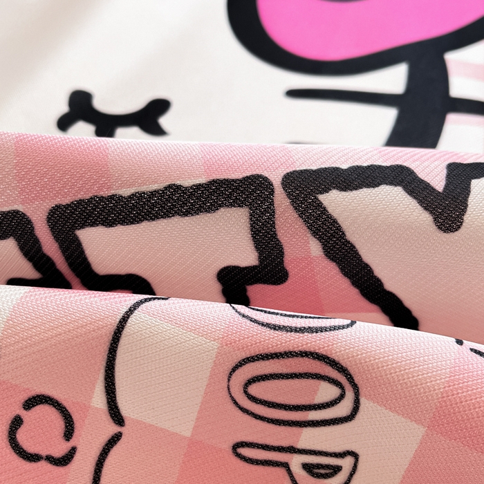 91家纺网 家纺一手货源 找家纺 金爱家 2025新款A类三丽鸥授权数码印花中分子1200D凉感冰丝宽边凉感软席 冰丝席-香香小熊kitty