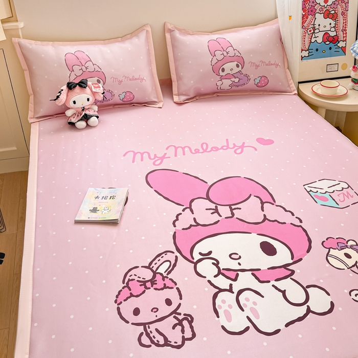 91家纺网 家纺一手货源 找家纺 金爱家 2025新款A类三丽鸥授权数码印花中分子1200D凉感冰丝宽边凉感软席 冰丝席-童话美乐蒂