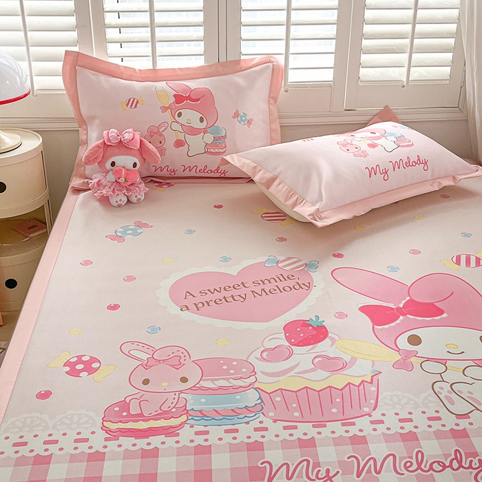 91家纺网 家纺一手货源 找家纺 金爱家 2025新款A类三丽鸥授权数码印花中分子1200D凉感冰丝宽边凉感软席 冰丝席-蛋糕美乐蒂