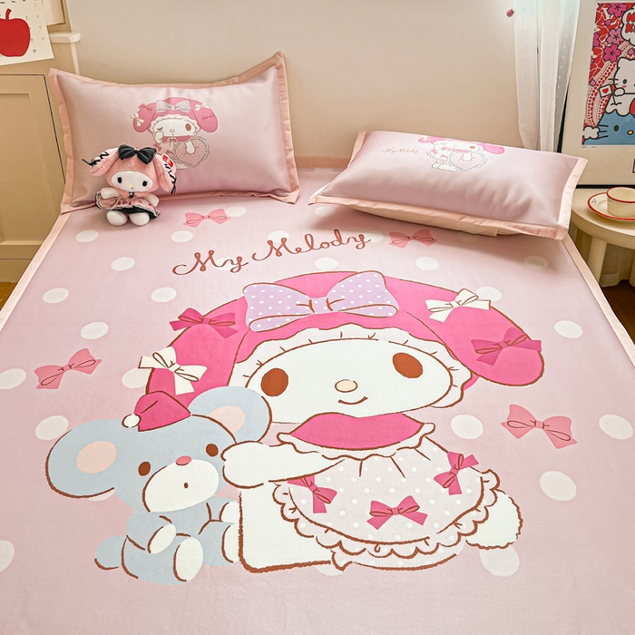 91家纺网 家纺一手货源 找家纺 金爱家 2025新款A类三丽鸥授权数码印花中分子1200D凉感冰丝宽边凉感软席 冰丝席-美乐蒂小熊