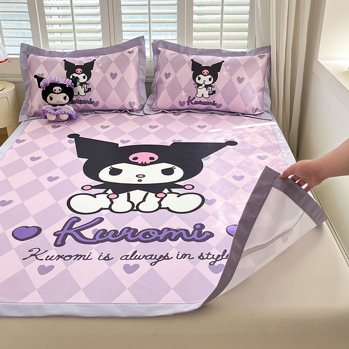 91家纺网 家纺一手货源 找家纺 金爱家 2025新款A类三丽鸥授权数码印花中分子1200D凉感冰丝宽边凉感软席 冰丝席-甜甜库洛米