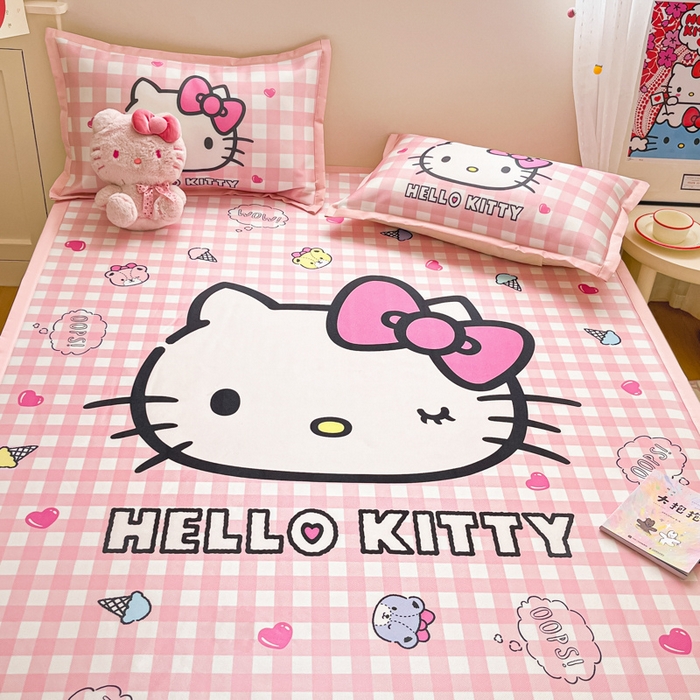 91家纺网 家纺一手货源 找家纺 金爱家 2025新款A类三丽鸥授权数码印花中分子1200D凉感冰丝宽边凉感软席 冰丝席-香香小熊kitty