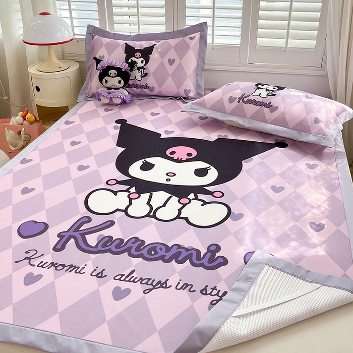 91家纺网 家纺一手货源 找家纺 金爱家 2025新款A类三丽鸥授权数码印花中分子1200D凉感冰丝宽边凉感软席 冰丝席-甜甜库洛米