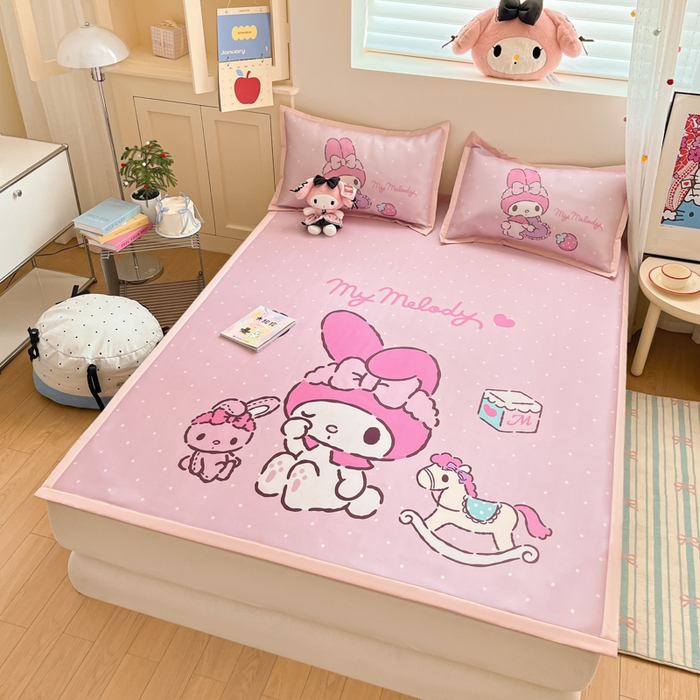 91家纺网 家纺一手货源 找家纺 金爱家 2025新款A类三丽鸥授权数码印花中分子1200D凉感冰丝宽边凉感软席 冰丝席-童话美乐蒂