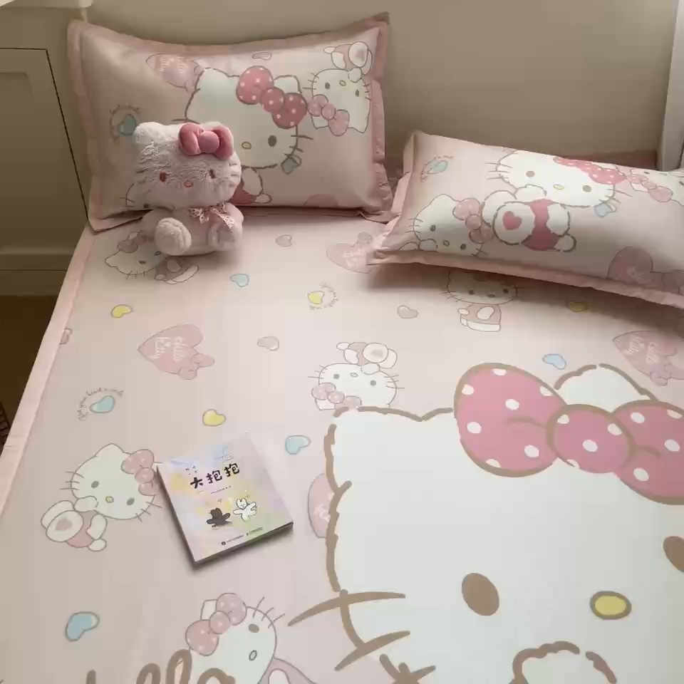 91家纺网 家纺一手货源 找家纺 金爱家 2025新款A类三丽鸥授权数码印花中分子1200D凉感冰丝宽边凉感软席 冰丝席-爱心少女kitty