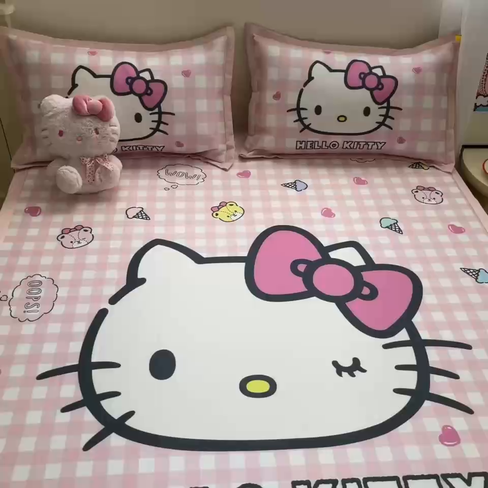 91家纺网 家纺一手货源 找家纺 金爱家 2025新款A类三丽鸥授权数码印花中分子1200D凉感冰丝宽边凉感软席 冰丝席-香香小熊kitty