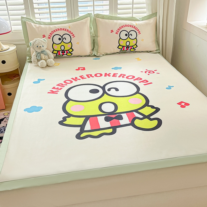 91家纺网 家纺一手货源 找家纺 金爱家 2025新款A类三丽鸥授权数码印花中分子1200D凉感冰丝宽边凉感软席 冰丝席-萌萌大眼蛙