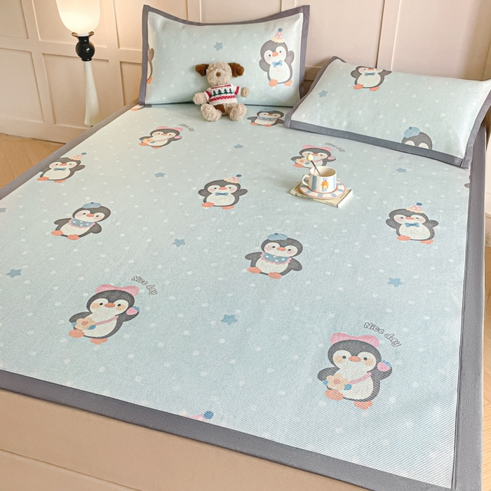 91家纺网 家纺一手货源 找家纺 柒月家居 2025新款小清新印花冰藤系列 呆萌企鹅