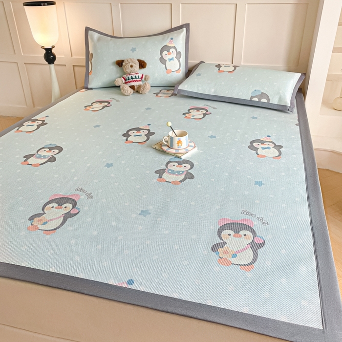 91家纺网 家纺一手货源 找家纺 柒月家居 2025新款小清新印花冰藤系列 呆萌企鹅