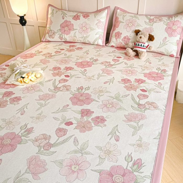 91家纺网 家纺一手货源 找家纺 柒月家居 2025新款小清新印花冰藤系列 粉色花海