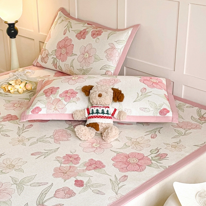 91家纺网 家纺一手货源 找家纺 柒月家居 2025新款小清新印花冰藤系列 粉色花海