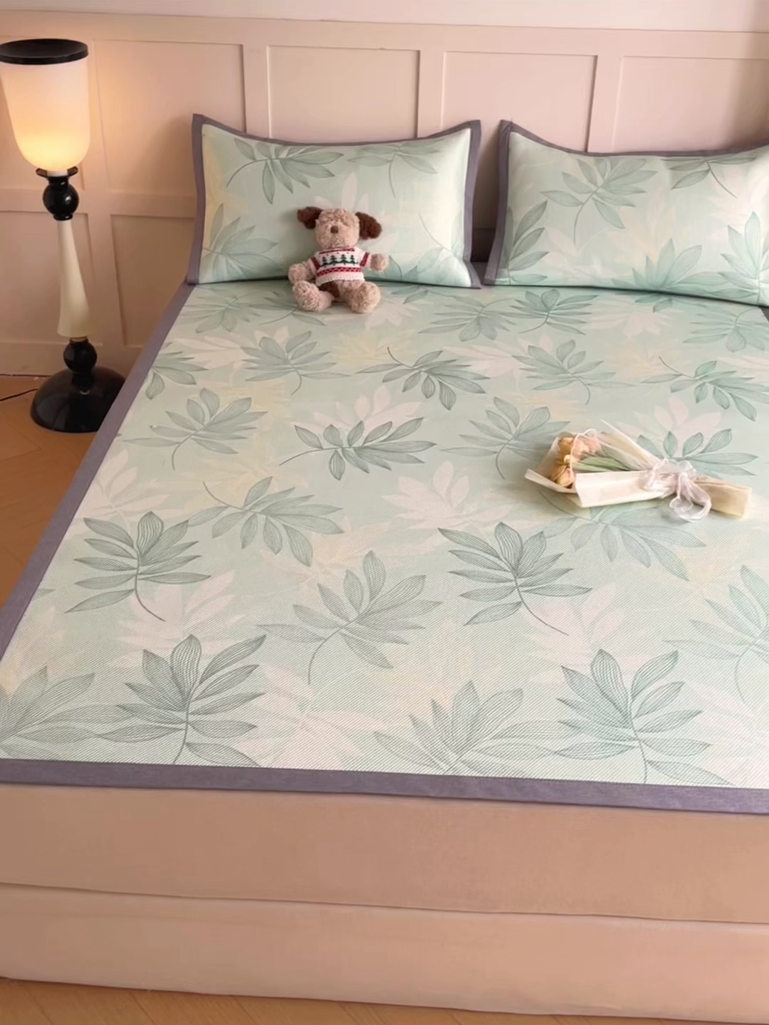 91家纺网 家纺一手货源 找家纺 柒月家居 2025新款小清新印花冰藤系列 风华-绿