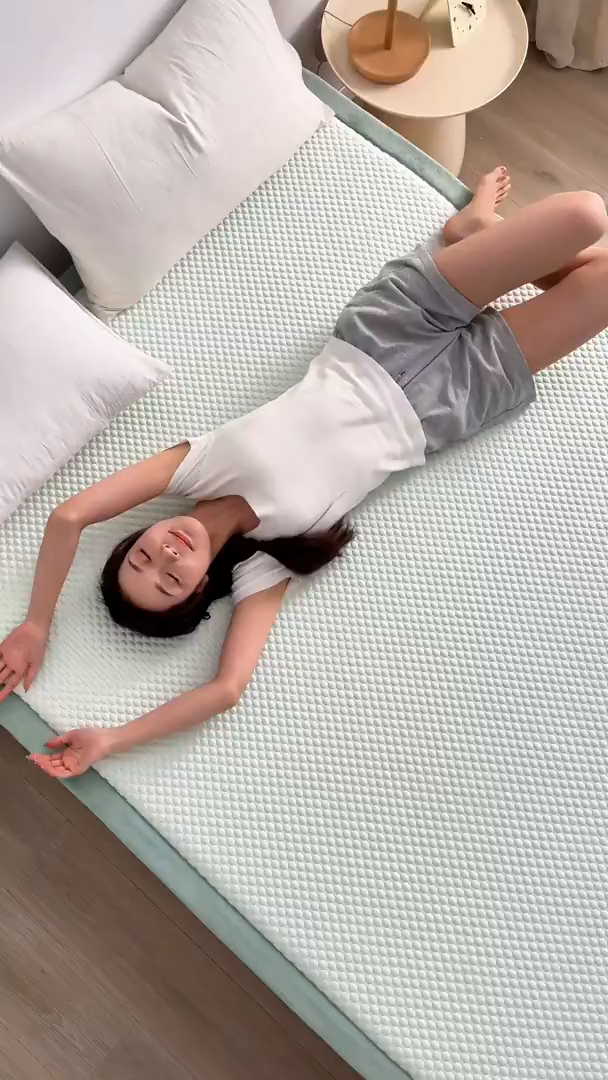 91家纺网 家纺一手货源 找家纺 锦丝钰床垫 2025新款华夫格冰豆豆多功能地铺床垫床边垫 冰豆豆-绿