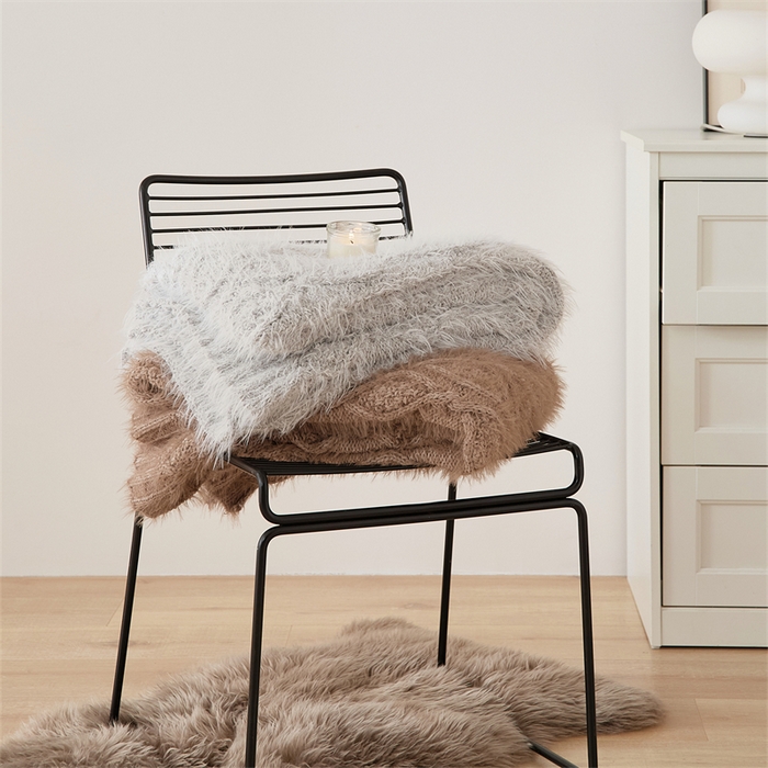 91家纺网 家纺一手货源 找家纺 暖绵绵家纺 2025新款弗罗瑟抱枕套 弗罗瑟-银灰