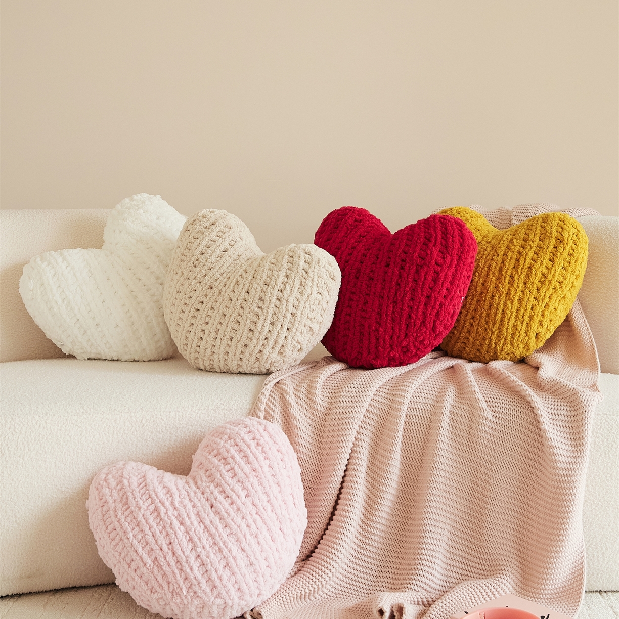 91家纺网 家纺一手货源 找家纺 （总）暖绵绵家纺 2025新款索特纳抱枕（含芯）