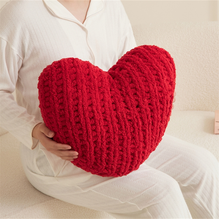 91家纺网 家纺一手货源 找家纺 暖绵绵家纺 2025新款索特纳抱枕（含芯） 索特纳抱枕-大红色