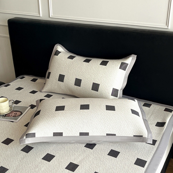 久云居 2025新款亲肤舒适凉感冰藤凉席单枕套 棋盘格