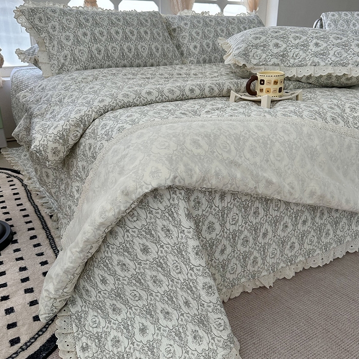91家纺网 家纺一手货源 找家纺 奈萝家纺 2025新款全棉13372花边床盖三件套四件套纯棉花边夏被春秋被 奥黛丽灰