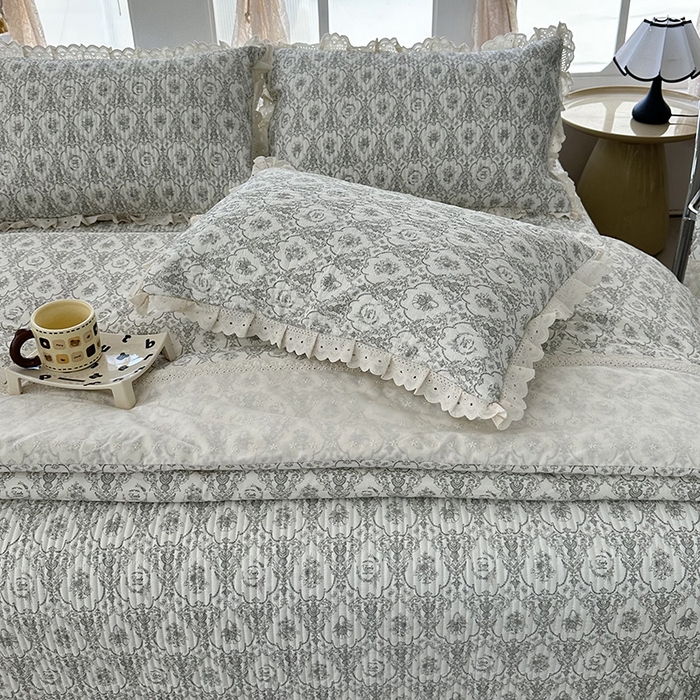 91家纺网 家纺一手货源 找家纺 奈萝家纺 2025新款全棉13372花边床盖三件套四件套纯棉花边夏被春秋被 奥黛丽灰