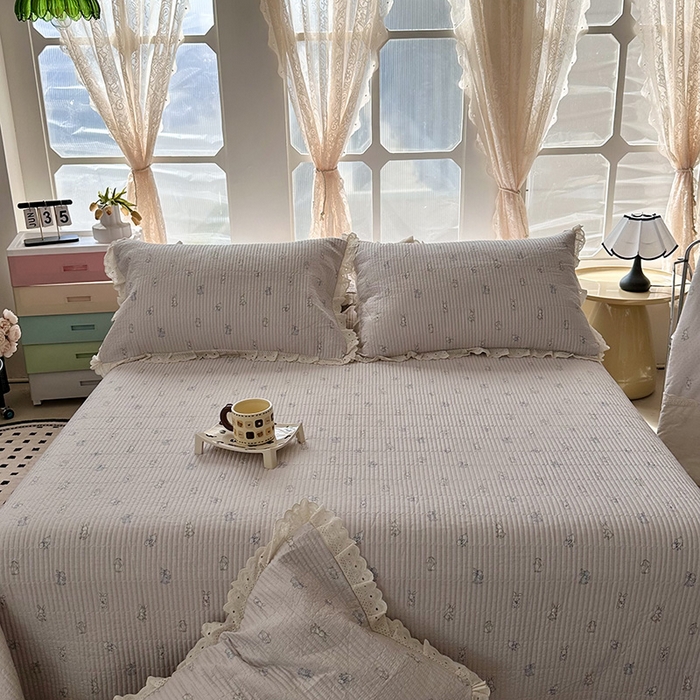 91家纺网 家纺一手货源 找家纺 奈萝家纺 2025新款全棉13372花边床盖三件套四件套纯棉花边夏被春秋被 波点小兔