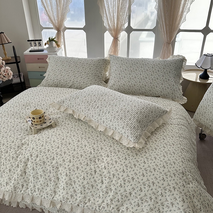 91家纺网 家纺一手货源 找家纺 奈萝家纺 2025新款全棉13372花边床盖三件套四件套纯棉花边夏被春秋被 繁花米白