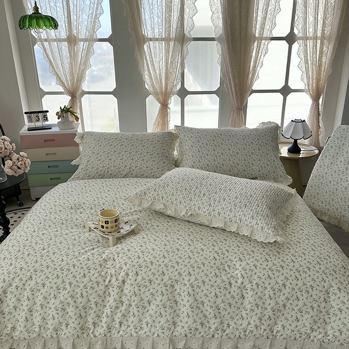 91家纺网 家纺一手货源 找家纺 奈萝家纺 2025新款全棉13372花边床盖三件套四件套纯棉花边夏被春秋被 繁花米白