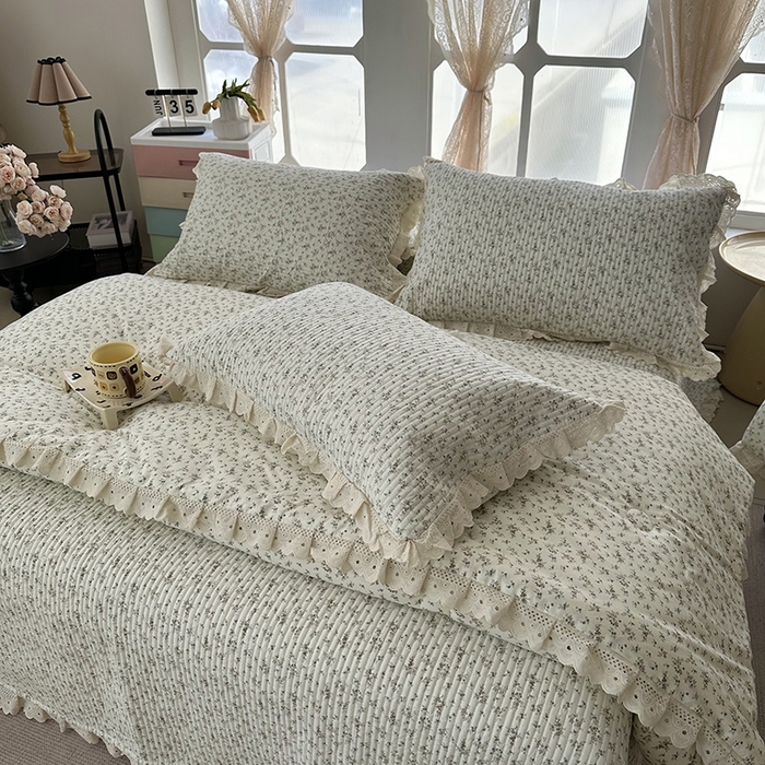 91家纺网 家纺一手货源 找家纺 奈萝家纺 2025新款全棉13372花边床盖三件套四件套纯棉花边夏被春秋被 繁花米白