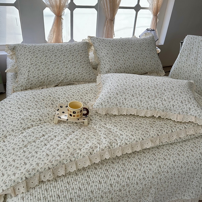 91家纺网 家纺一手货源 找家纺 奈萝家纺 2025新款全棉13372花边床盖三件套四件套纯棉花边夏被春秋被 繁花米白