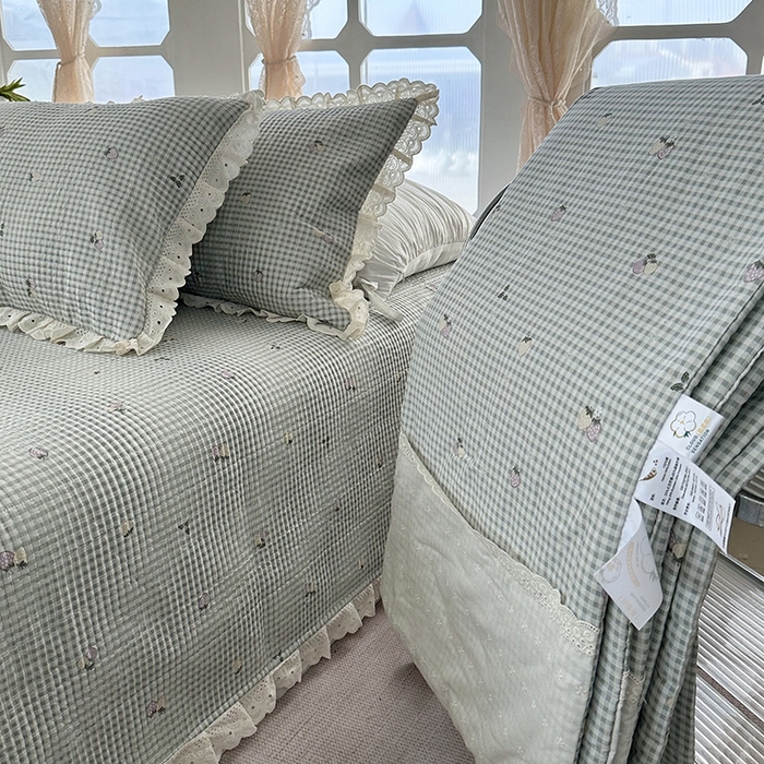 91家纺网 家纺一手货源 找家纺 奈萝家纺 2025新款全棉13372花边床盖三件套四件套纯棉花边夏被春秋被 格子草莓