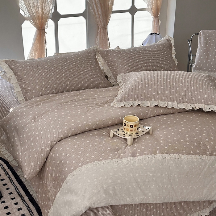 91家纺网 家纺一手货源 找家纺 奈萝家纺 2025新款全棉13372花边床盖三件套四件套纯棉花边夏被春秋被 格子雏菊