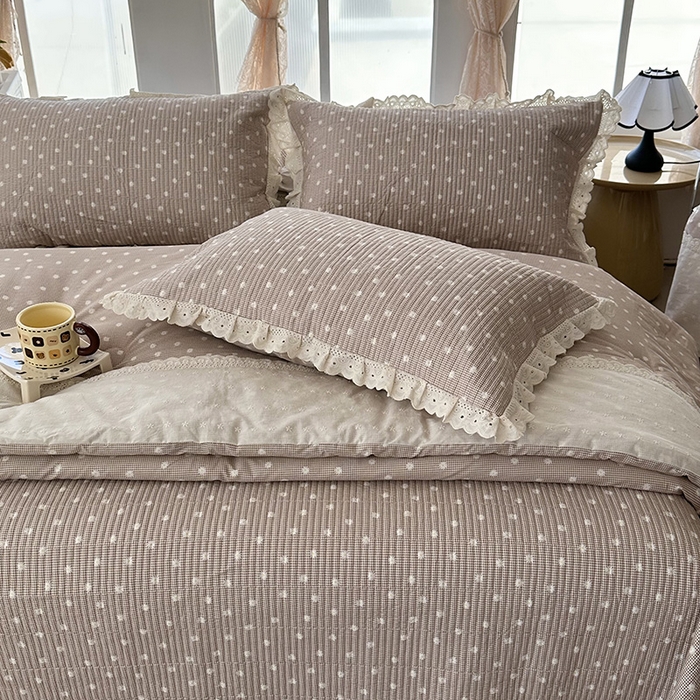 91家纺网 家纺一手货源 找家纺 奈萝家纺 2025新款全棉13372花边床盖三件套四件套纯棉花边夏被春秋被 格子雏菊